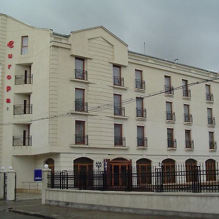 Hotel Europa 플로이에슈티 외부 사진