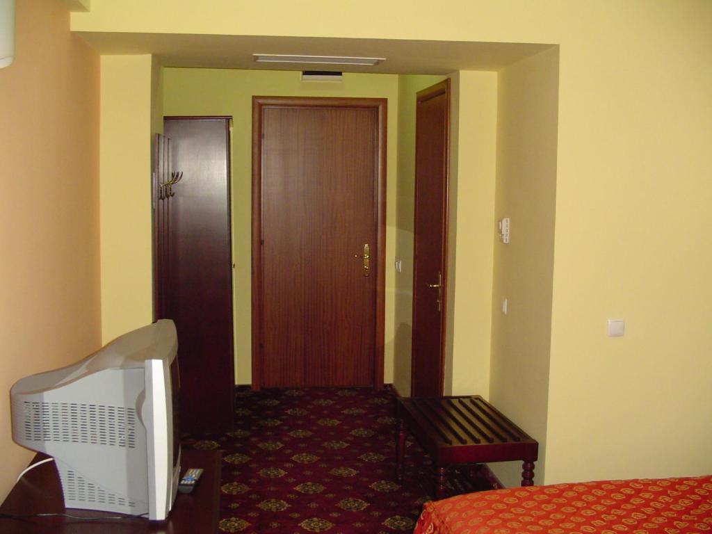 Hotel Europa 플로이에슈티 객실 사진